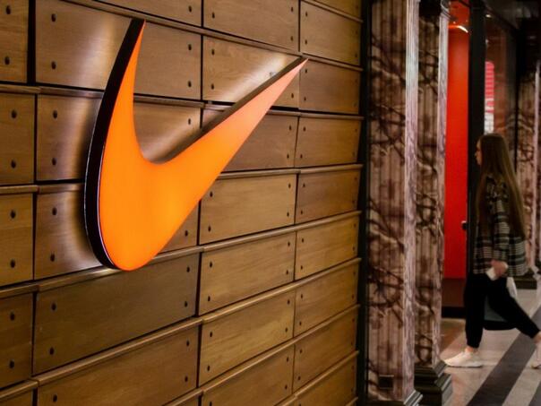 Pad bivšeg šefa kompanije Nike je brutalna lekcija iz korporativnog upravljanja