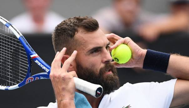 Paire hrvatskim navijačima: Vratite se u bazen s tim kapicama