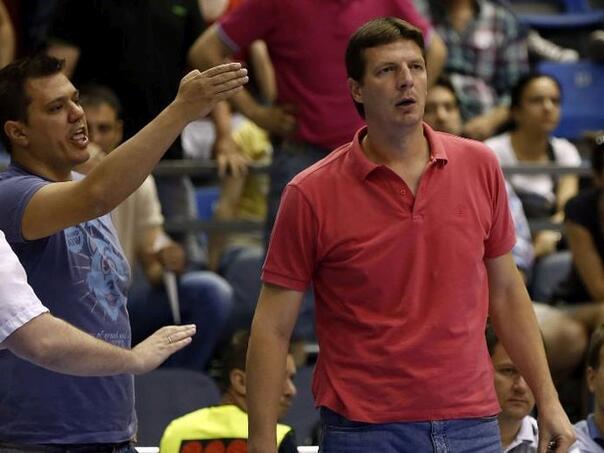 Pajtić: Vučićev brat sprema navijače da razbiju studentske blokade!