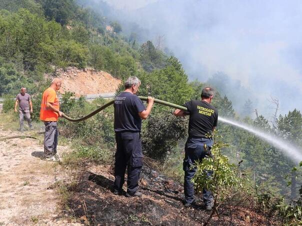 Pakao u Hercegovini: Vatrogasci danima gase požare na Rujištu i Rakitnici