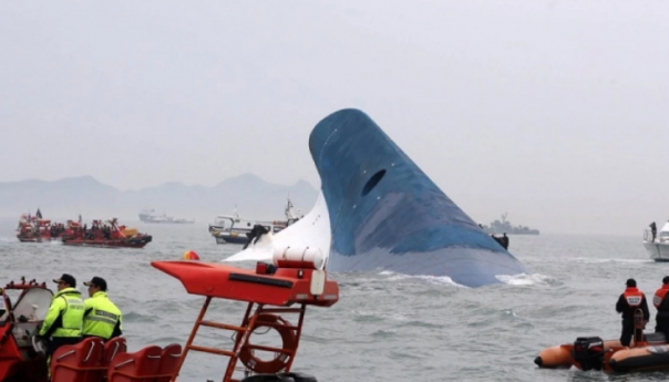 Pakistan - U prevrtanju brodice na jezeru poginulo 49 djece