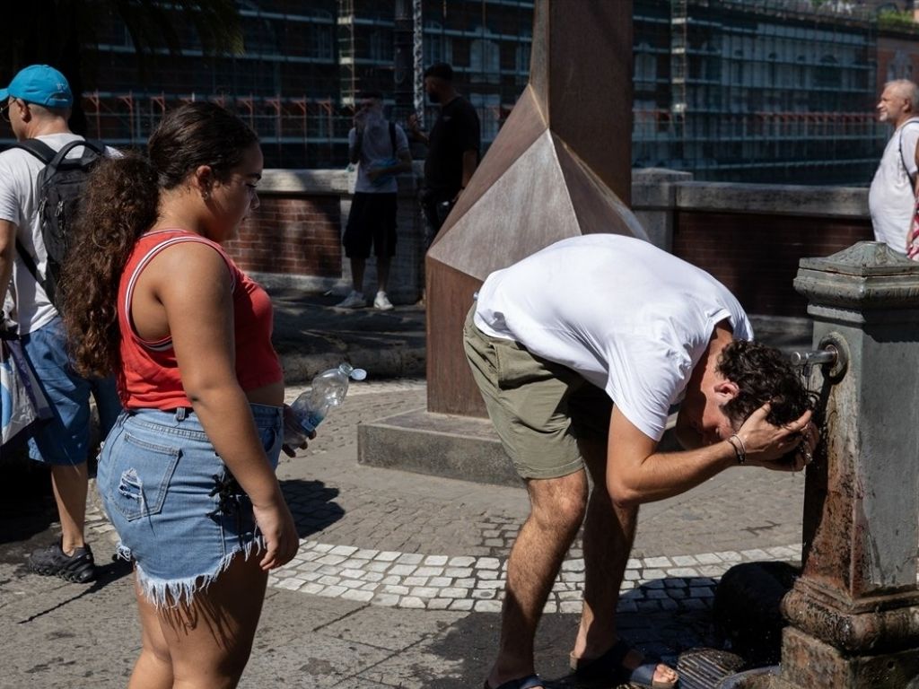 Paklene vrućine u Italiji: Izmjereno 44,6 °C, crveni alarm u devet gradova