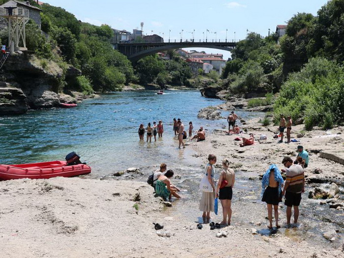 Pakleno jutro u Mostaru: U 8 sati već 27 stepeni, danas do 41