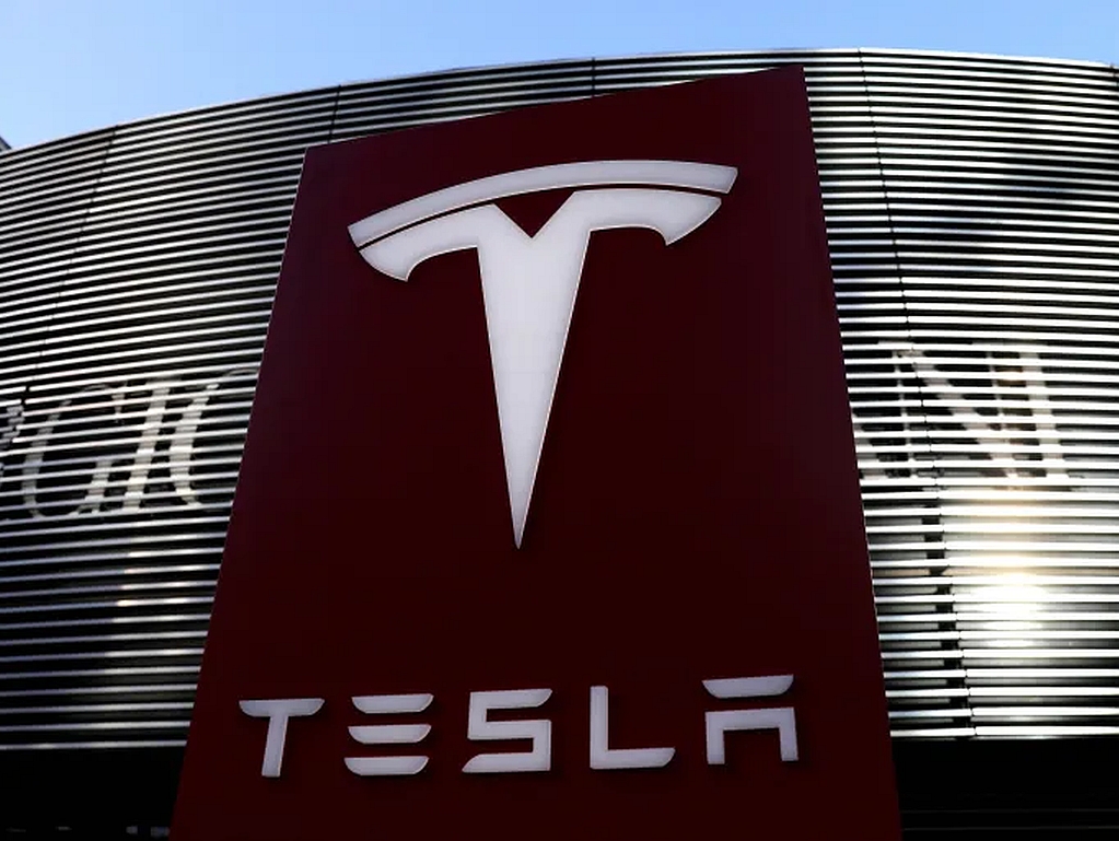 Pale cijene dionica nekoliko tehnoloških divova, Tesla među najvećim gubitnicima