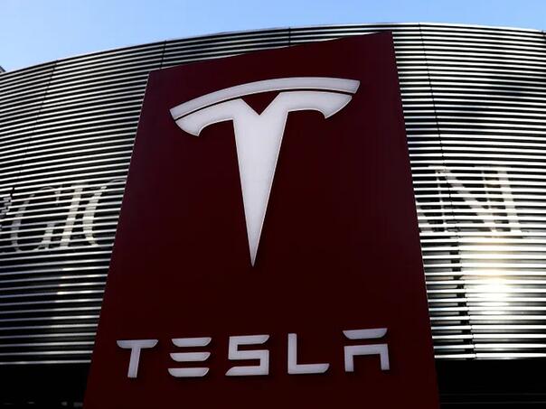 Pale cijene dionica nekoliko tehnoloških divova, Tesla među najvećim gubitnicima