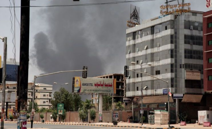Pale prve žrtve u žestokim sukobima u Kartumu: Pokušaj državnog udara u Sudanu