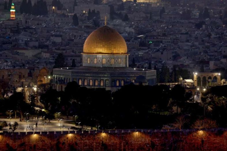 Palestinci iftarili u krugu džamije Al-Aksa u noći Lejletul-kadra