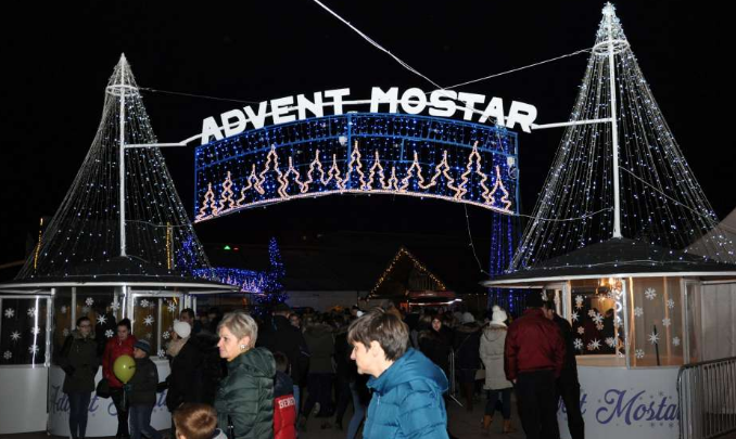 Paljenjem prve svijeće večeras počinje Advent u Mostaru