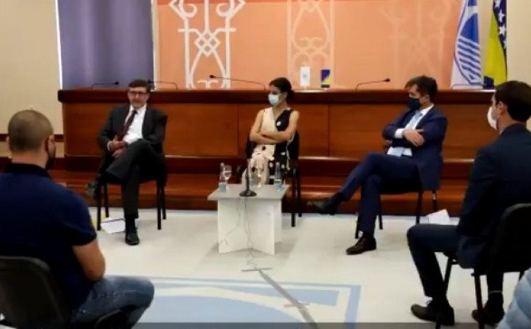 Palmer poručio mladima u BiH: Obavezno izađite i glasajte!