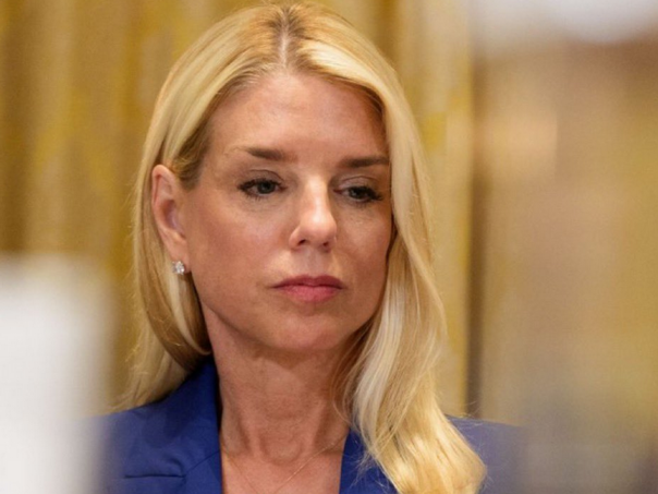 Pam Bondi: Povlači se preko 9500 Epsteinovih dokumenata