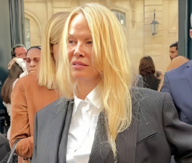 Pamela Anderson privukla poglede na sedmici mode u Parizu