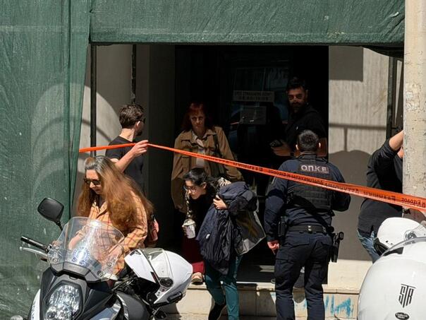 Panika u Atini: Naoružani napadač otvorio vatru na institucije, više ranjenih