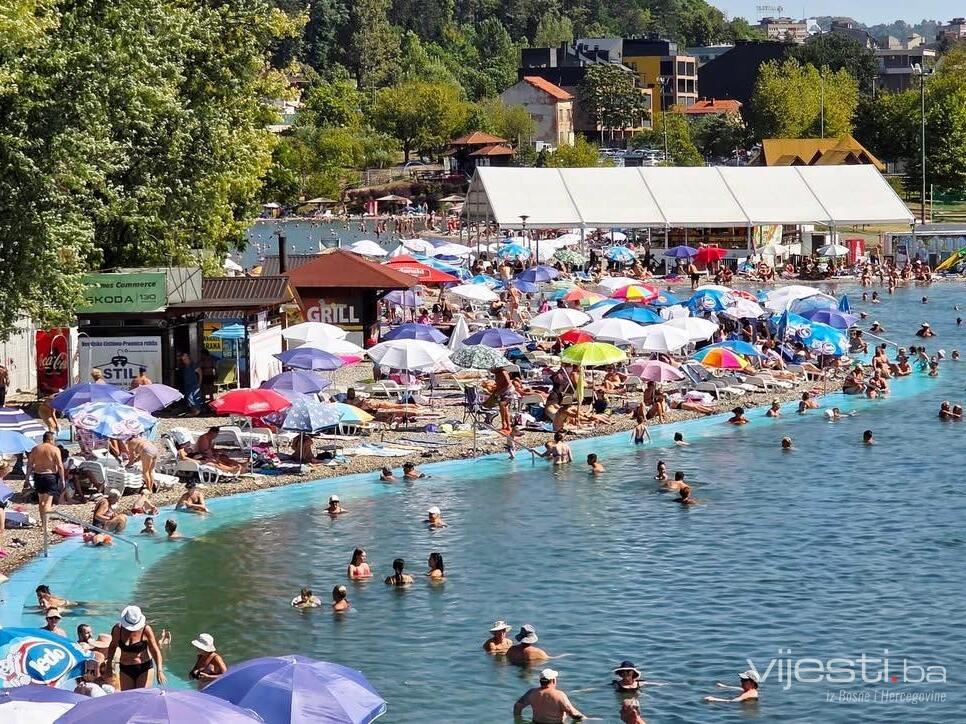 Panonika zatvara sezonu: Više od 300.000 gostiju na tuzlanskom "moru"