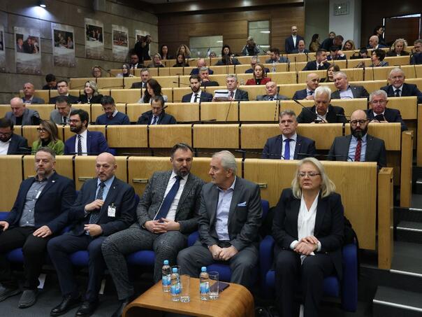 Pao pokušaj ukidanja bijelog hljeba i izmjene zakona o policiji