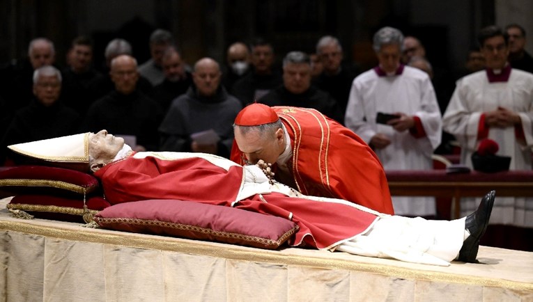 Papa Benedikt XVI. biće pokopan u bivšoj grobnici Ivana Pavla II.