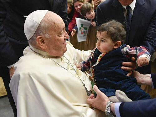Papa Franjo: Doktor me nije pustio u Dubai jer je tamo jako vruće