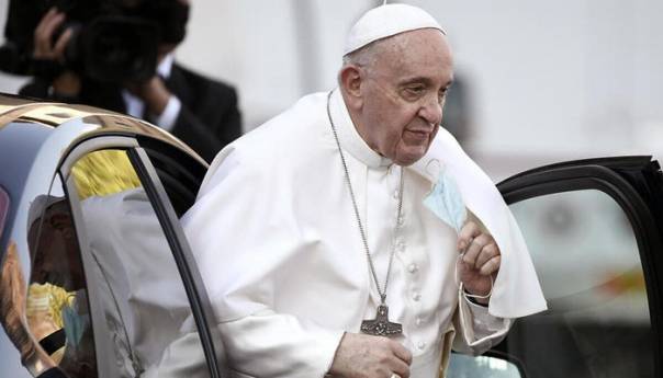 Papa Franjo napustio bolnicu nakon operacije