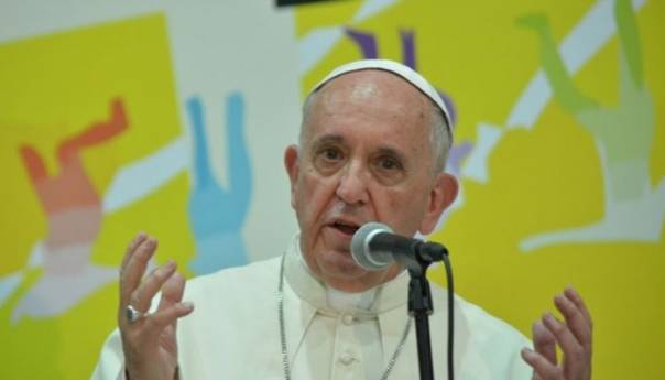 Papa Franjo podržava odricanje prava intelektualnog vlasništva na vakcine