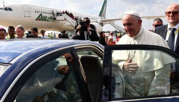 Papa Franjo posjetit će Kanadu u podršci pomirenju s domorodačkim stanovništvom
