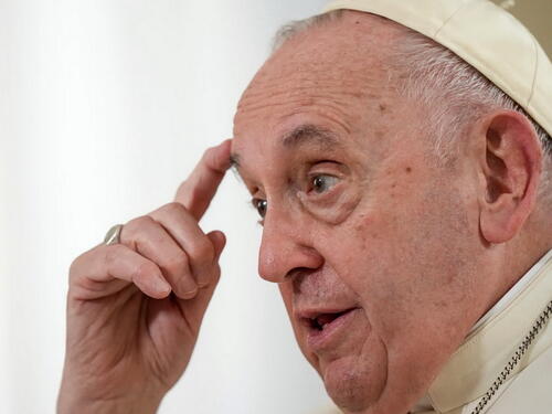 Papa Franjo predlaže da istospolni brakovi dobiju blagoslov Vatikana
