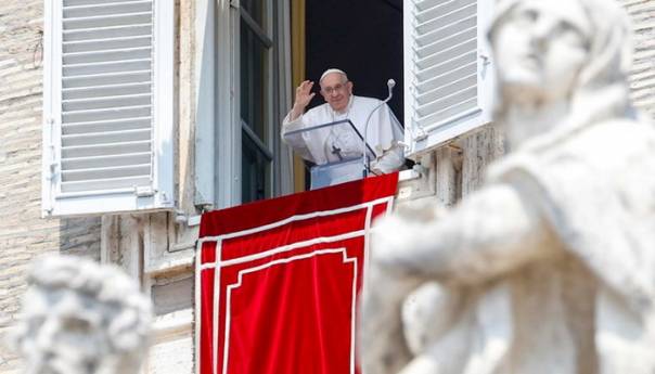 Papa Franjo se molio za žrtve brodoloma kod Grčke