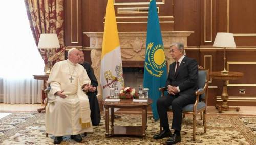 Papa Franjo stigao u Kazahstan kako bi promovirao dijalog