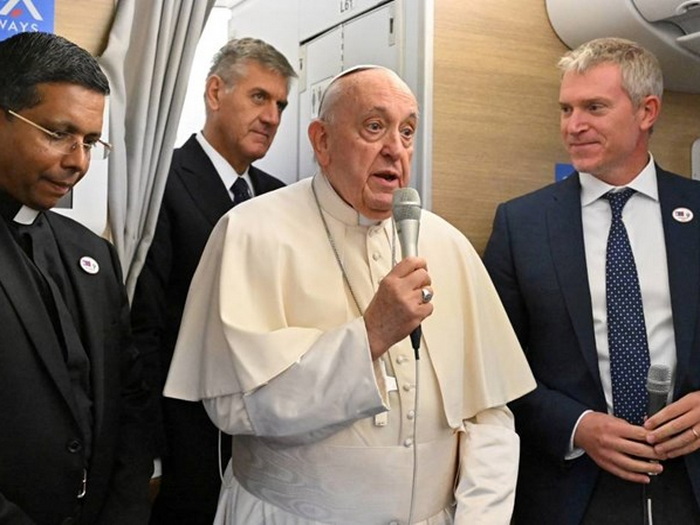 Papa Franjo stigao u Mongoliju, zemlju sa samo 1450 katolika