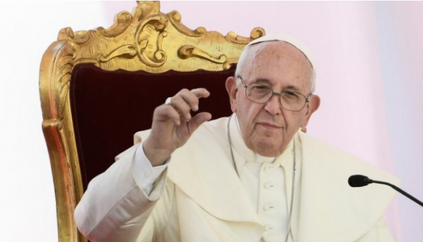 Papa Franjo upozorio na opasnosti koje prijete svjetskom miru