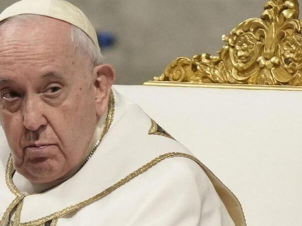 Papa Franjo van životne opasnosti