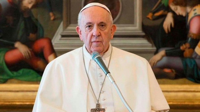 Papa i njegovi suradnici nisu zaraženi koronavirusom