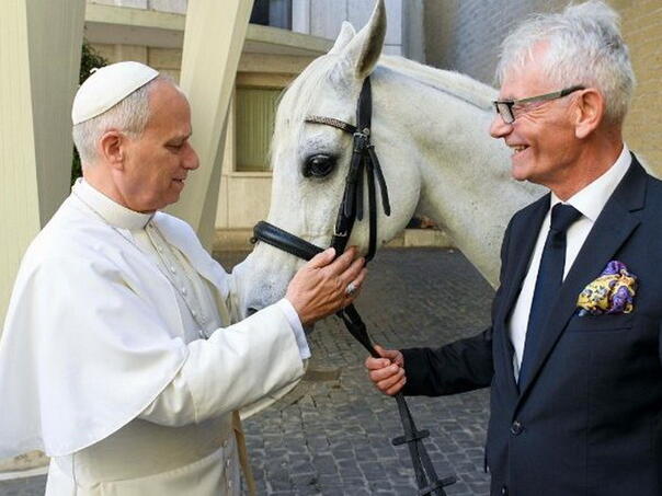 Papa Lav XIV dobio spektakularan poklon