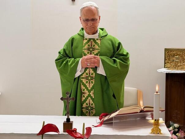 Papa Lav XIV služio misu u bolnici nakon operacije raka pluća