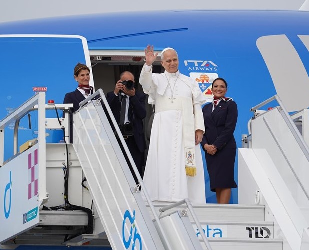 Papa Lav započeo turneju po Africi, stigao u Alžir
