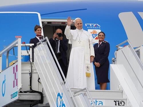 Papa Lav započeo turneju po Africi, stigao u Alžir
