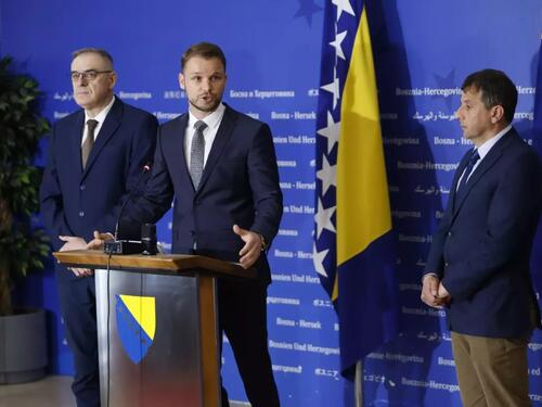 Papa pohvalio opoziciju iz RS-a: Evropa pomno prati situaciju u BiH