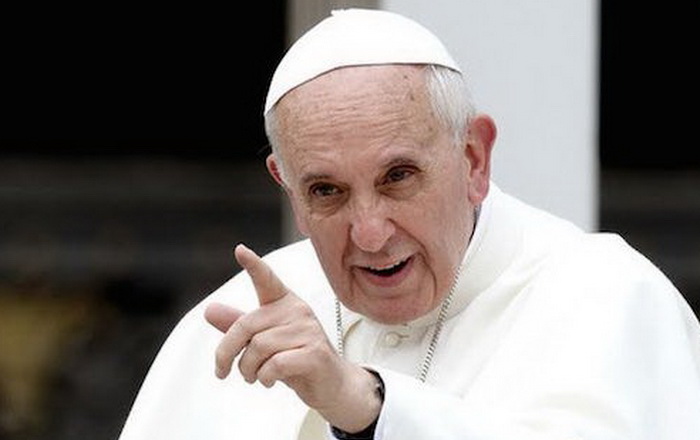 Papa poručio forumu u Davosu: Ljude u fokus, ne profit