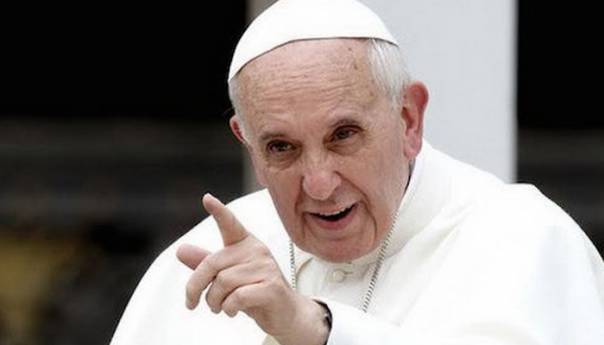 Papa poručio forumu u Davosu: Ljude u fokus, ne profit