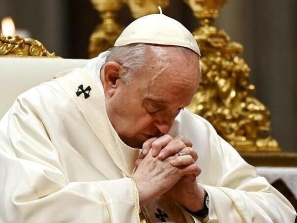 Papa poslao pismo vjernicima: Moje srce je s vama