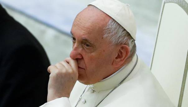 Papa se molio za 50 žrtava napada na crkvu u Nigeriji
