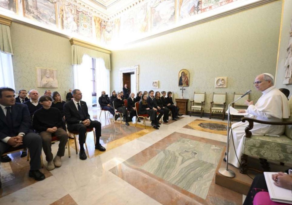 Papa se sastao s porodicama žrtava tragedije u Crans-Montani