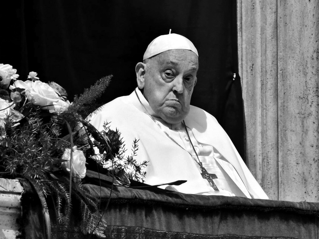 Papa tražio drugačiju sahranu, ukinuo tradiciju