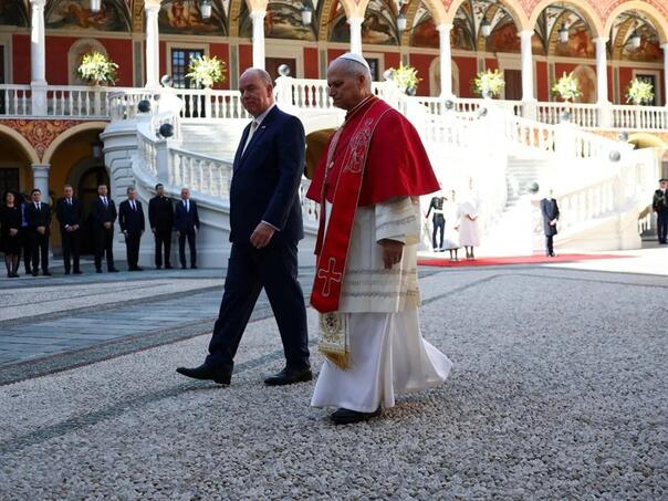 Papa u Monacu: Dijelite kako bi svima bilo bolje