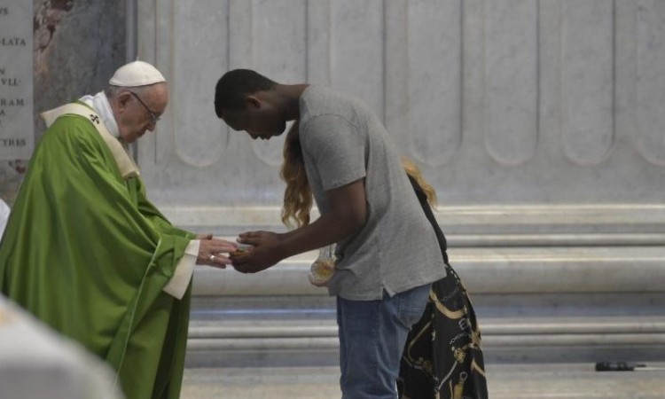 Papa uporedio pritvorske centre za migrante u Libiji s koncentracionim logorima
