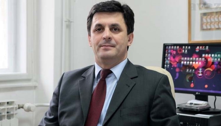 Papagaji 'srpskog sveta': Zarobljenici u 'pećini' etnopolitike