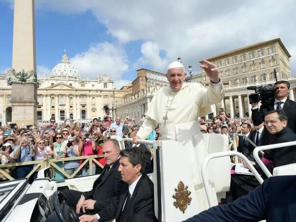 Papamobil pape Franje će biti pretvoren u zdravstveno vozilo za pomoć djeci Gaze