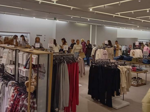 Paradoks Crnog petka u SAD - Više kupaca, manje dolara