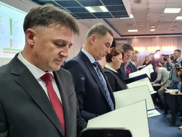 Paradoksalna situacija: Nova Vlada TK zakazala sjednicu, a opoziv spreman?