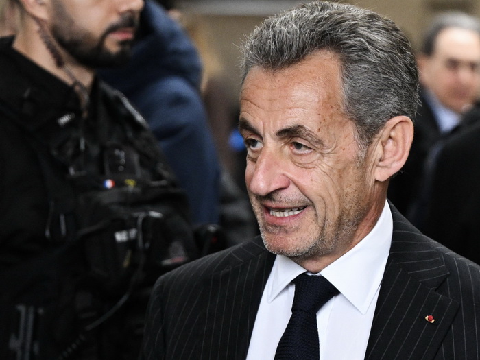 Pariški žalbeni sud osudio Sarkozyja na godinu dana zatvora