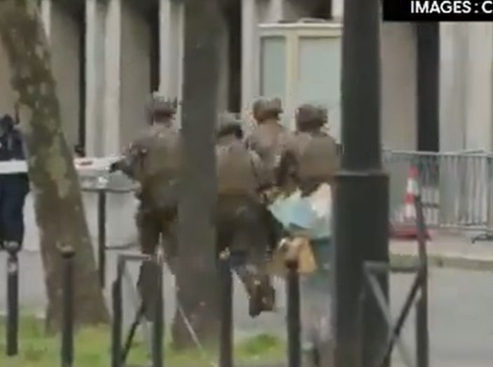 Pariz: Muškarac opasan eksplozivom zabarakadiran u iranskom konzulatu