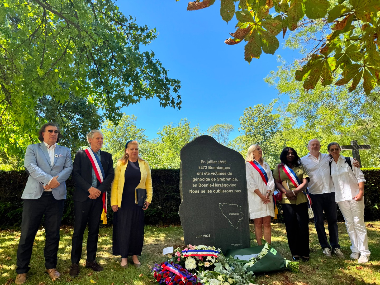 Pariz odao počast žrtvama Srebrenice: Održan Marš mira do Père-Lachaisea